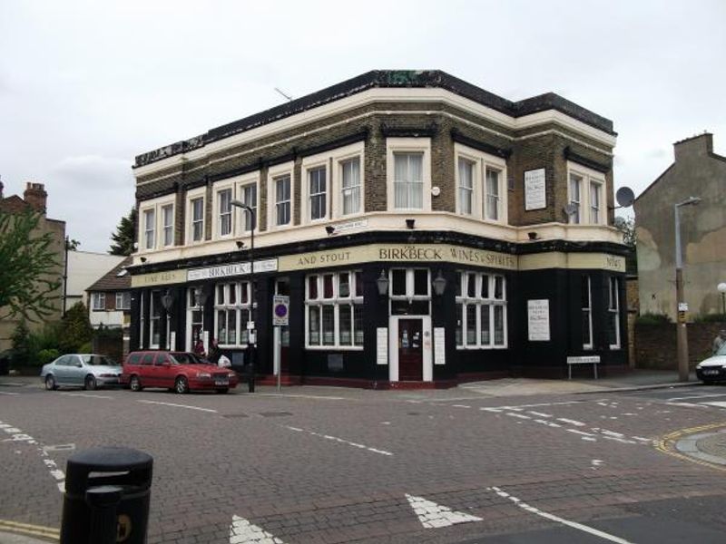 Birkbeck Tavern  London E11. (Pub, External). Published on 03-11-2013