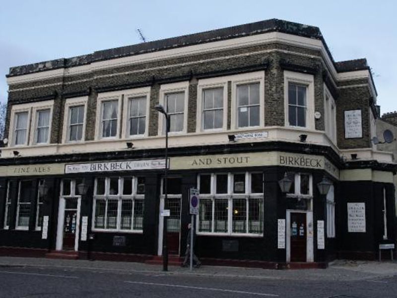 Birkbeck Tavern  London E11. (Pub, External). Published on 03-11-2013