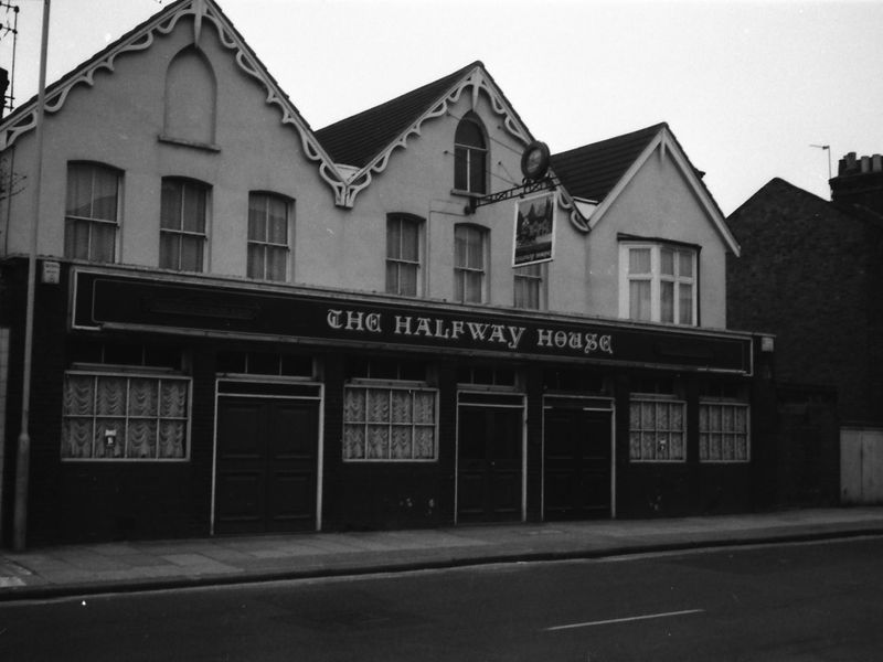 Halfway House London E11 taken in 1986. (Pub, External, Key). Published on 06-10-2018