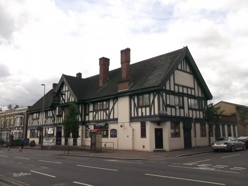 Plough & Harrow London E11 taken Aug 2015. (Pub, External). Published on 01-12-2015