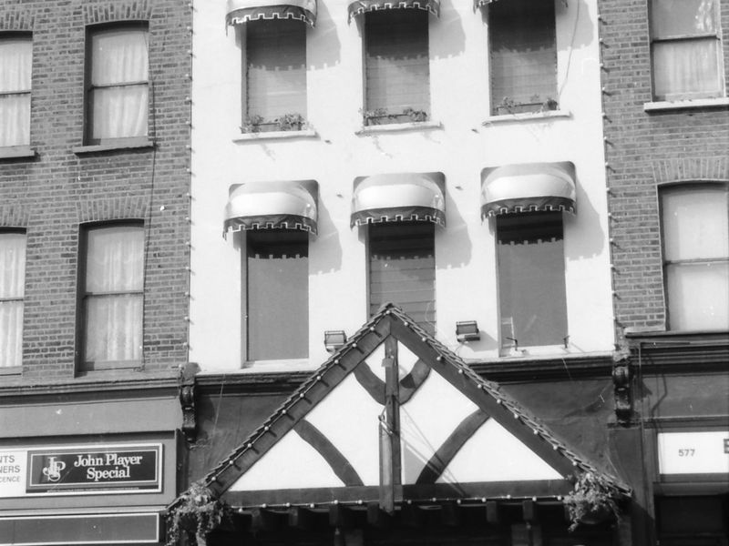Dirty Nellies London E11 taken in Oct 1988. (Pub, External, Key). Published on 06-10-2018