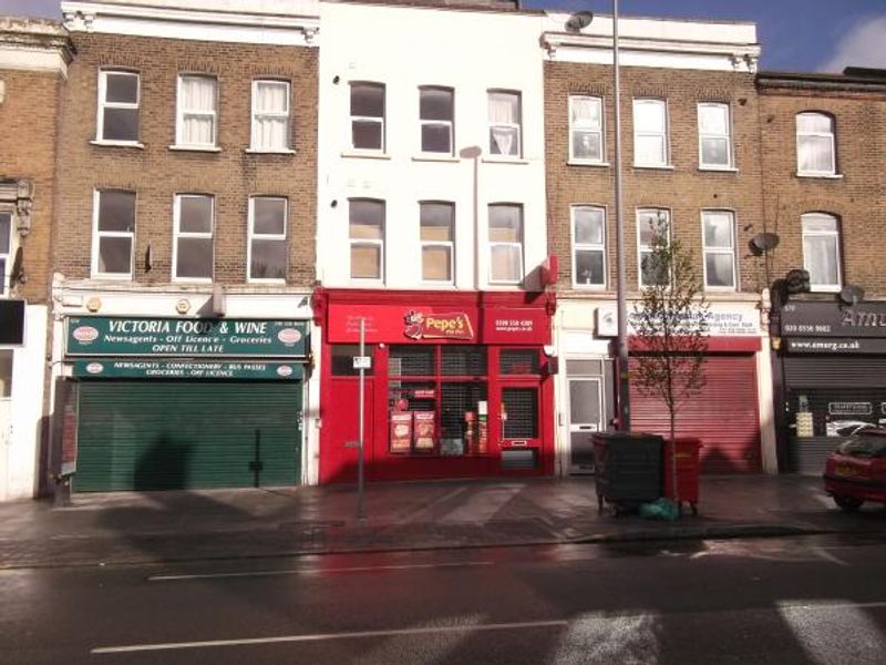 Dirty Nellies London E11 taken May 2015. (Pub, External). Published on 08-05-2015