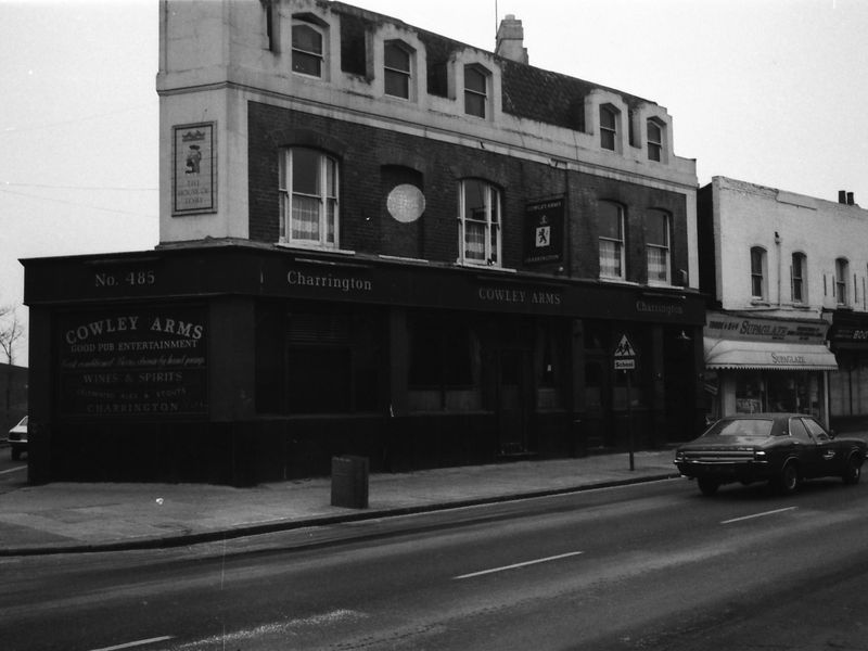 Cowley Arms London E11 taken in 1986.. (Pub, External). Published on 06-10-2018