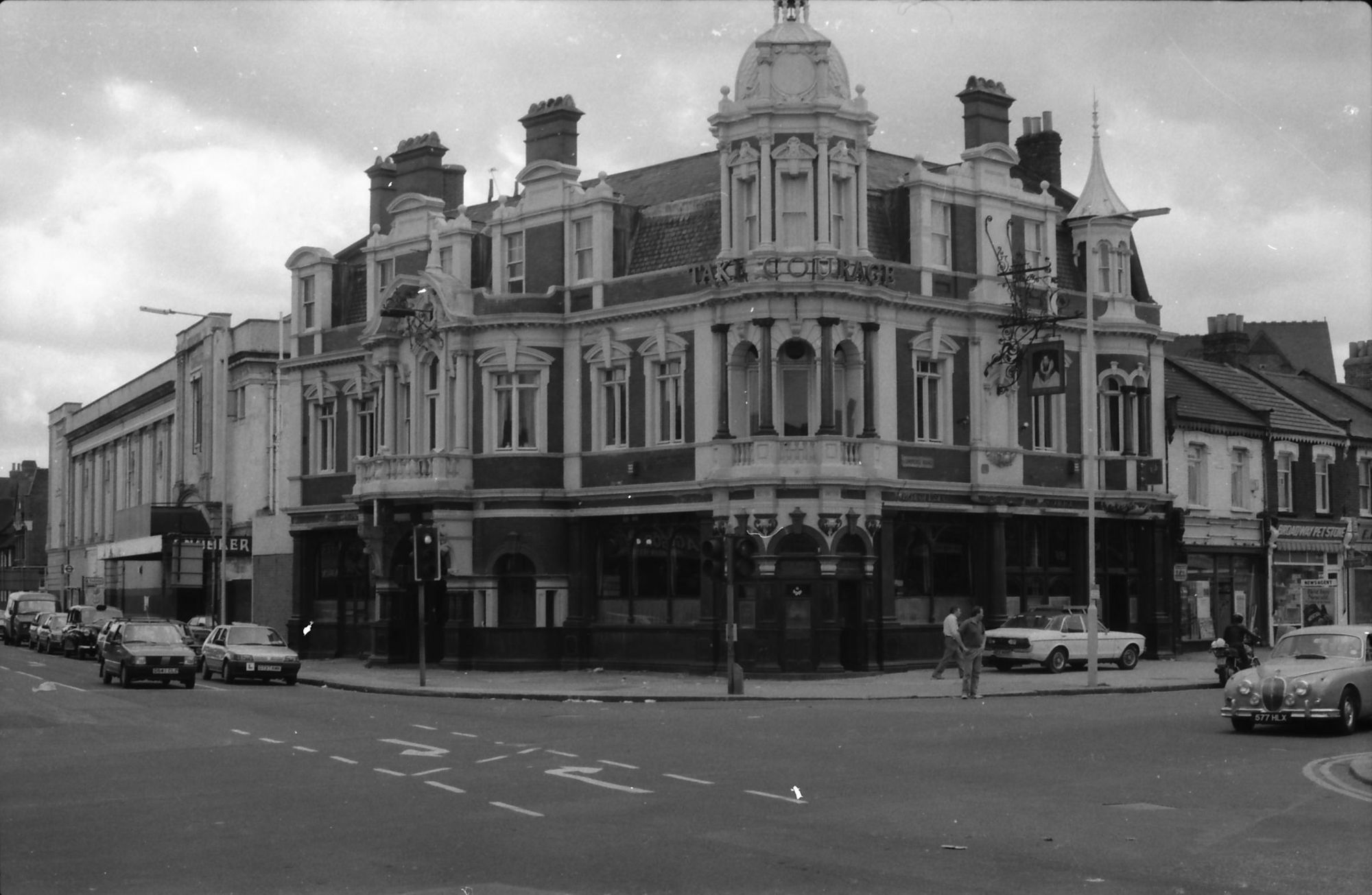 Earl Of Essex London E12 taken in 1987.. (Pub, External). Published on 06-10-2018