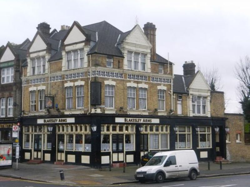 Blakesley Arms London E12 Dec 2011. (Pub, External). Published on 04-11-2013