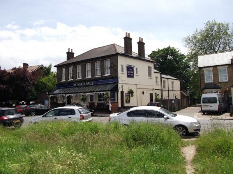 Golden Fleece London E12. (Pub, External). Published on 04-11-2013 