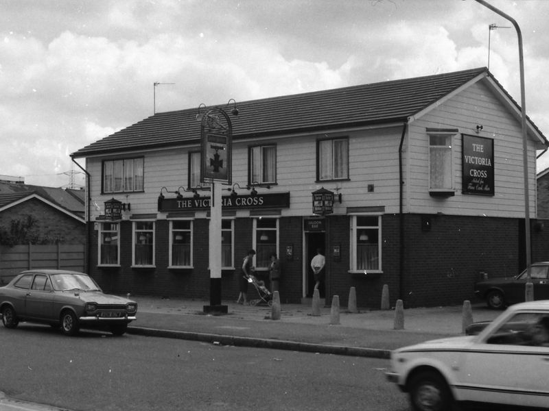 Victoria Cross London E12 taken in 1987.. (Pub, External). Published on 06-10-2018