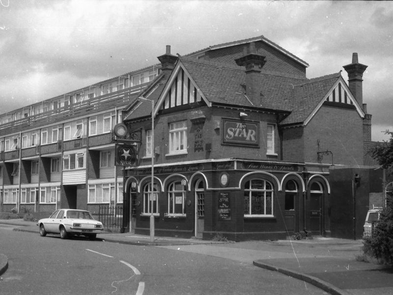 Star London E12 taken in 1987.. (Pub, External, Key). Published on 06-10-2018 
