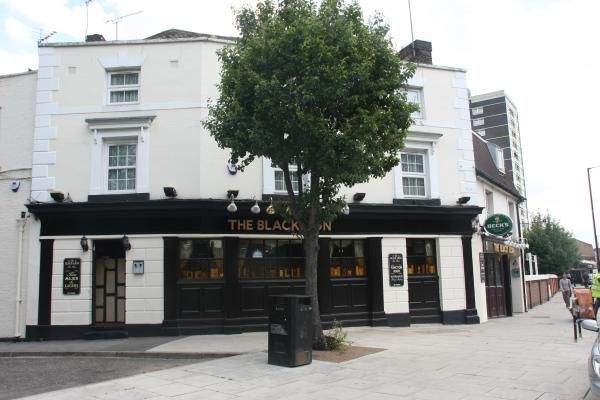 Black Lion London E13. (Pub, External). Published on 05-11-2013
