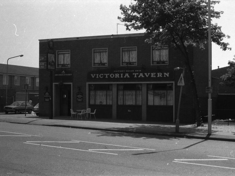 Victorian Tavern London E13 taken 18 Sept 1988.. (Pub, External). Published on 06-10-2018 