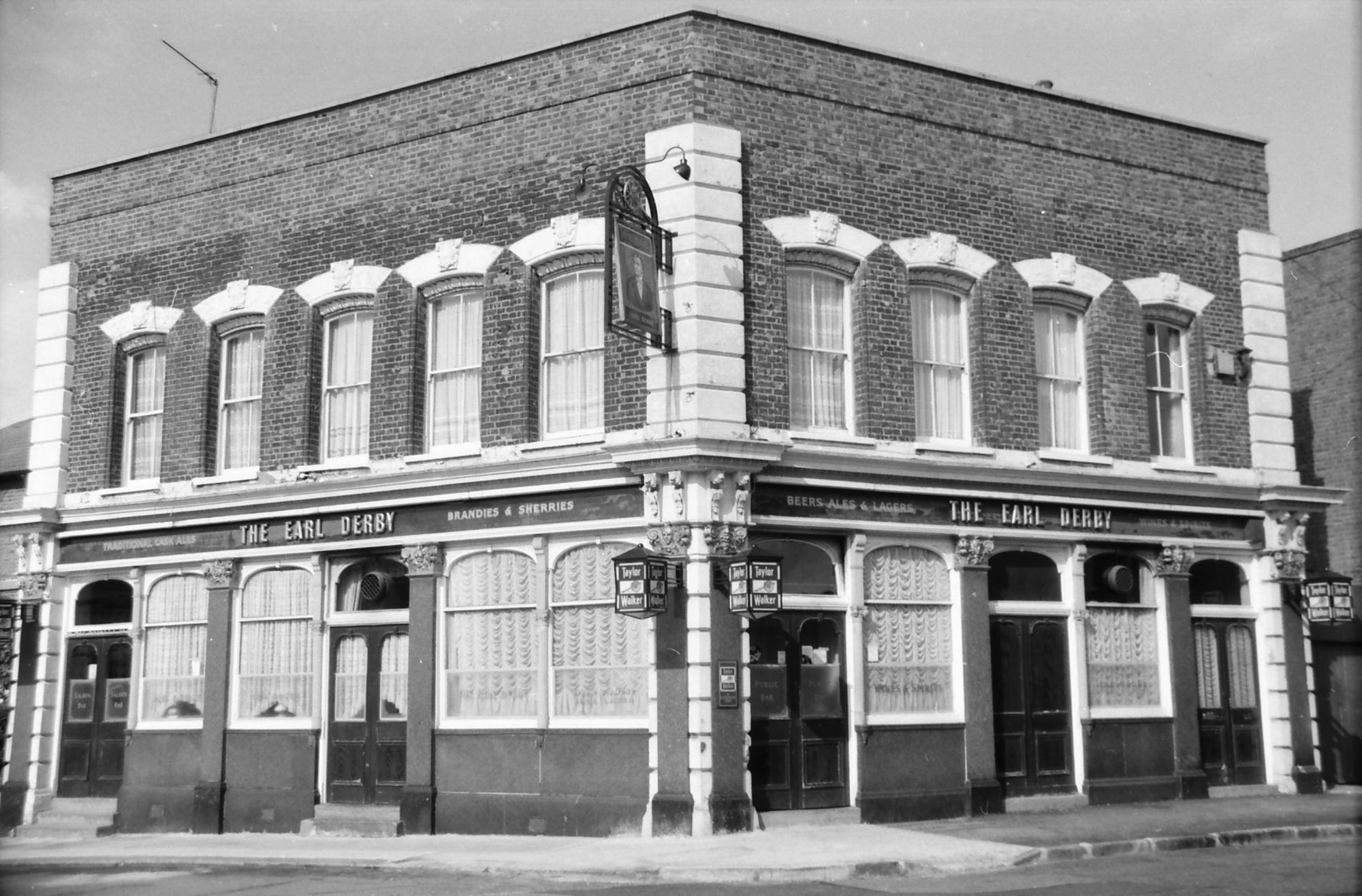 Earl Derby London E13 taken 29 Aug 1988.. (Pub, External, Key). Published on 06-10-2018