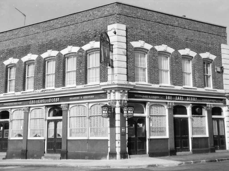 Earl Derby London E13 taken 29 Aug 1988.. (Pub, External, Key). Published on 06-10-2018 