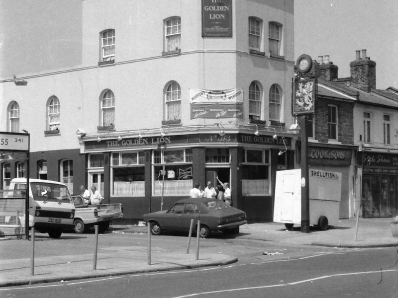 Golden Lion London E13 taken in July 1987.. (Pub, External). Published on 06-10-2018