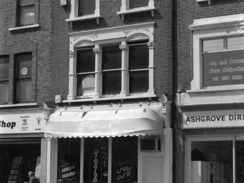 Pinkies London E13 taken in July 1987.. (Pub, External). Published on 06-10-2018 