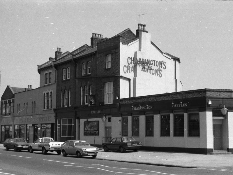 Raffles London E13 taken in July 1987.. (Pub, External). Published on 06-10-2018