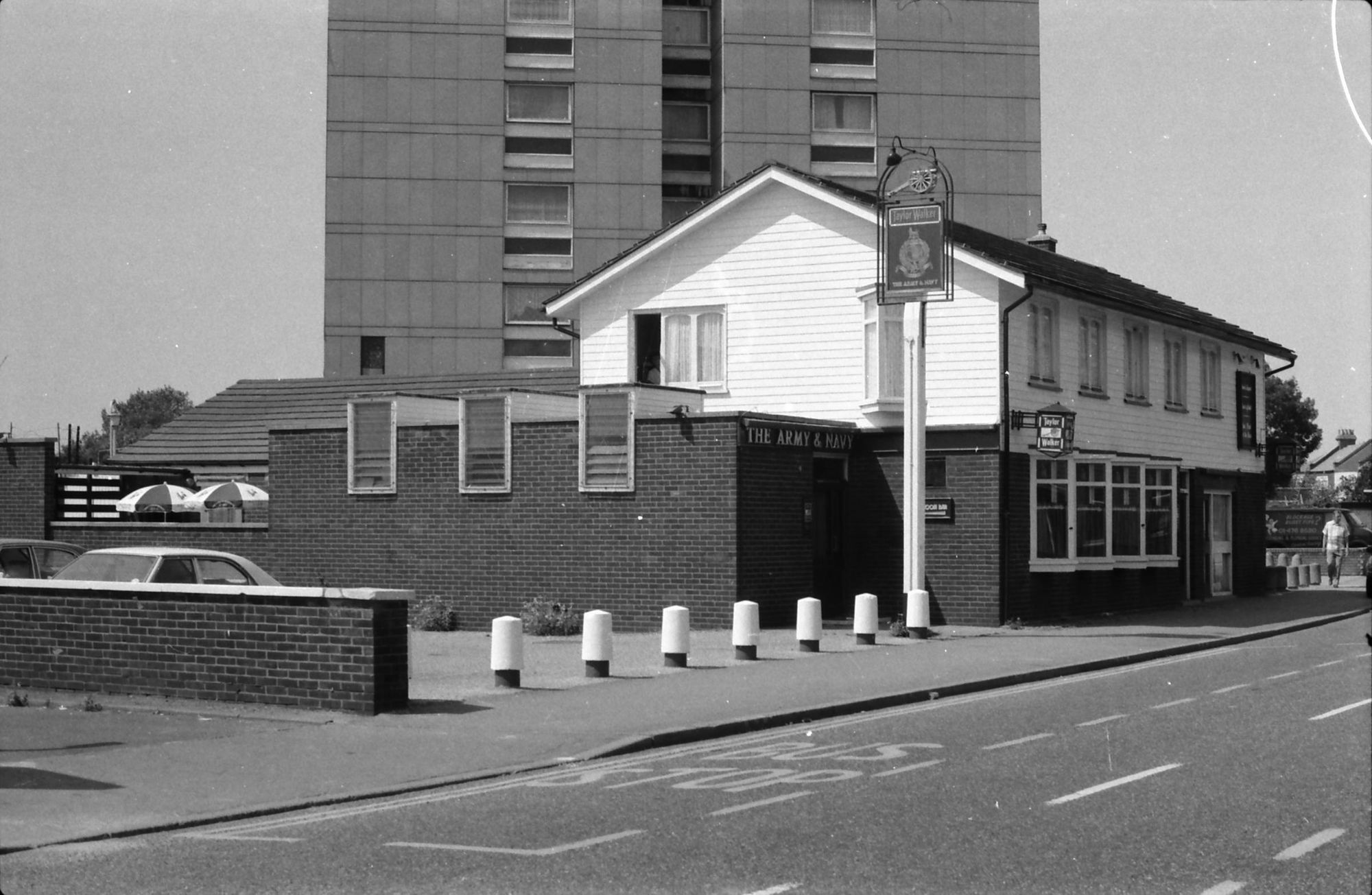Army & Navy London E13 taken in July 1987.. (Pub, External). Published on 06-10-2018