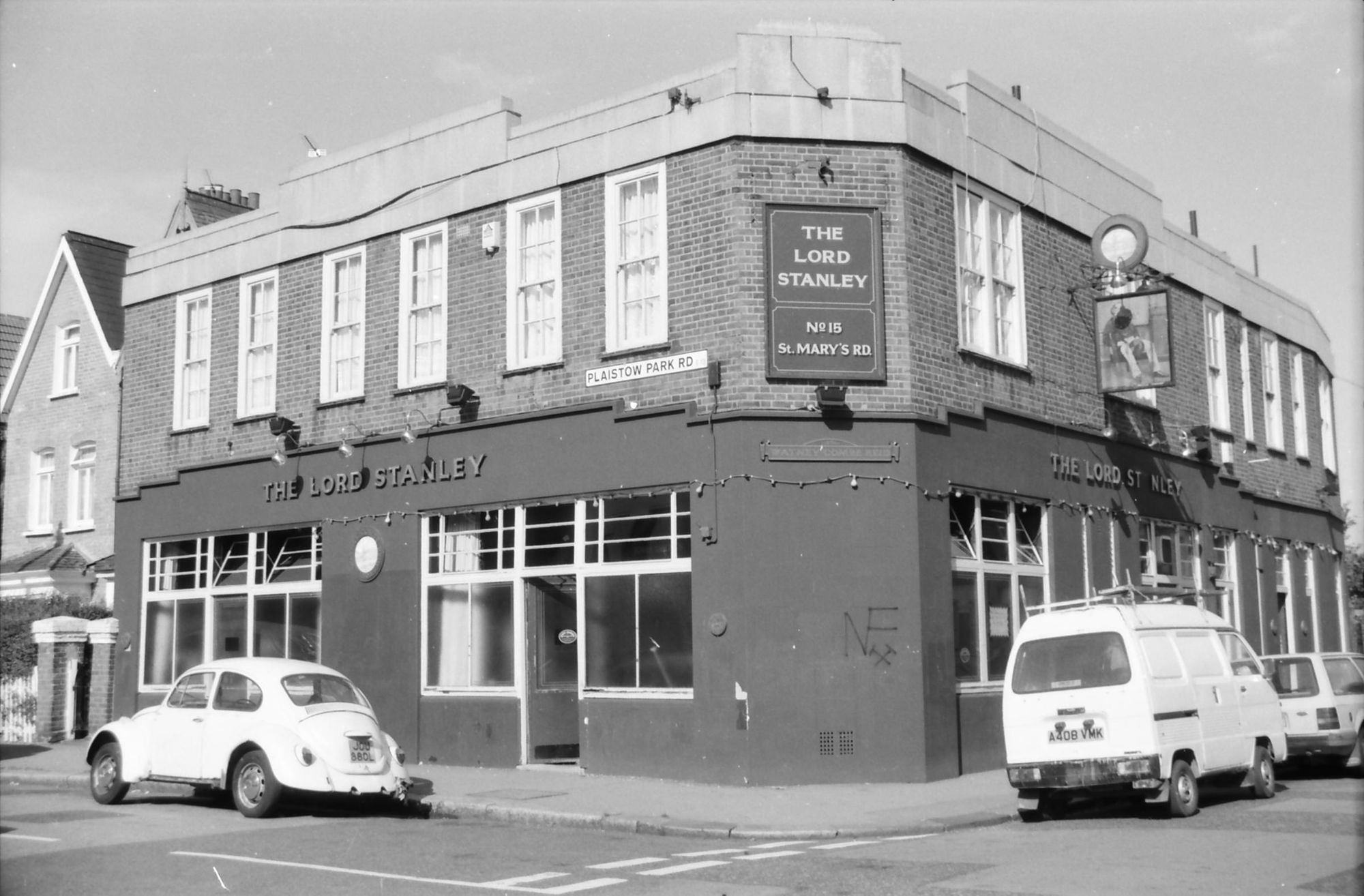 Lord Stanley London E13 taken 29 Aug 1988.. (Pub, External). Published on 06-10-2018