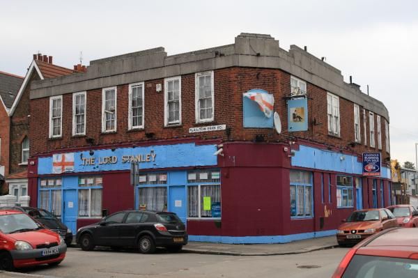 Lord Stanley London E13. (Pub, External). Published on 05-11-2013