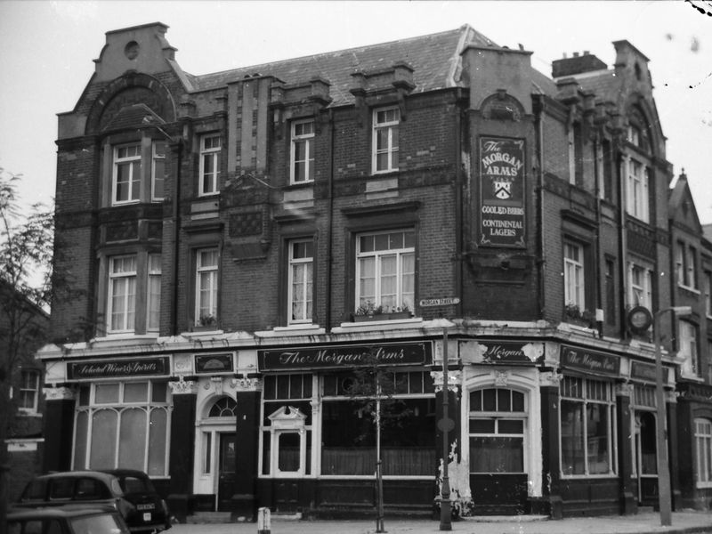 Morgan Arms London E3 taken in 1986. (Pub, External). Published on 28-03-2018