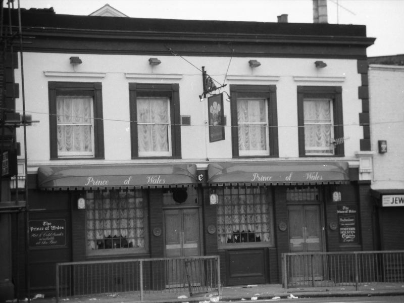 Prince of Wales London E3 taken in 1986. (Pub, External, Key). Published on 28-03-2018