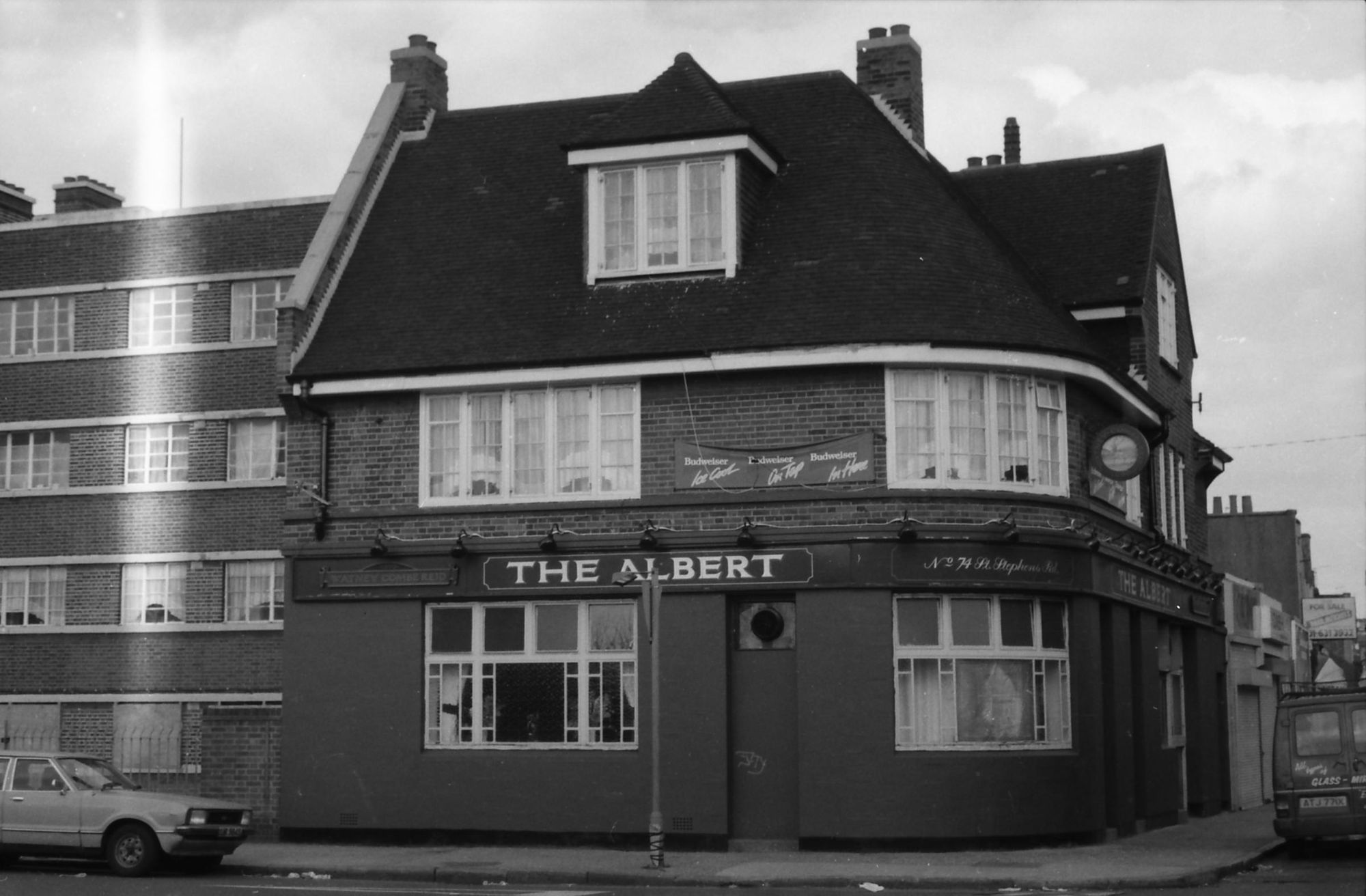 Albert London E3 taken in 1987. (Pub, External, Sign). Published on 28-03-2018