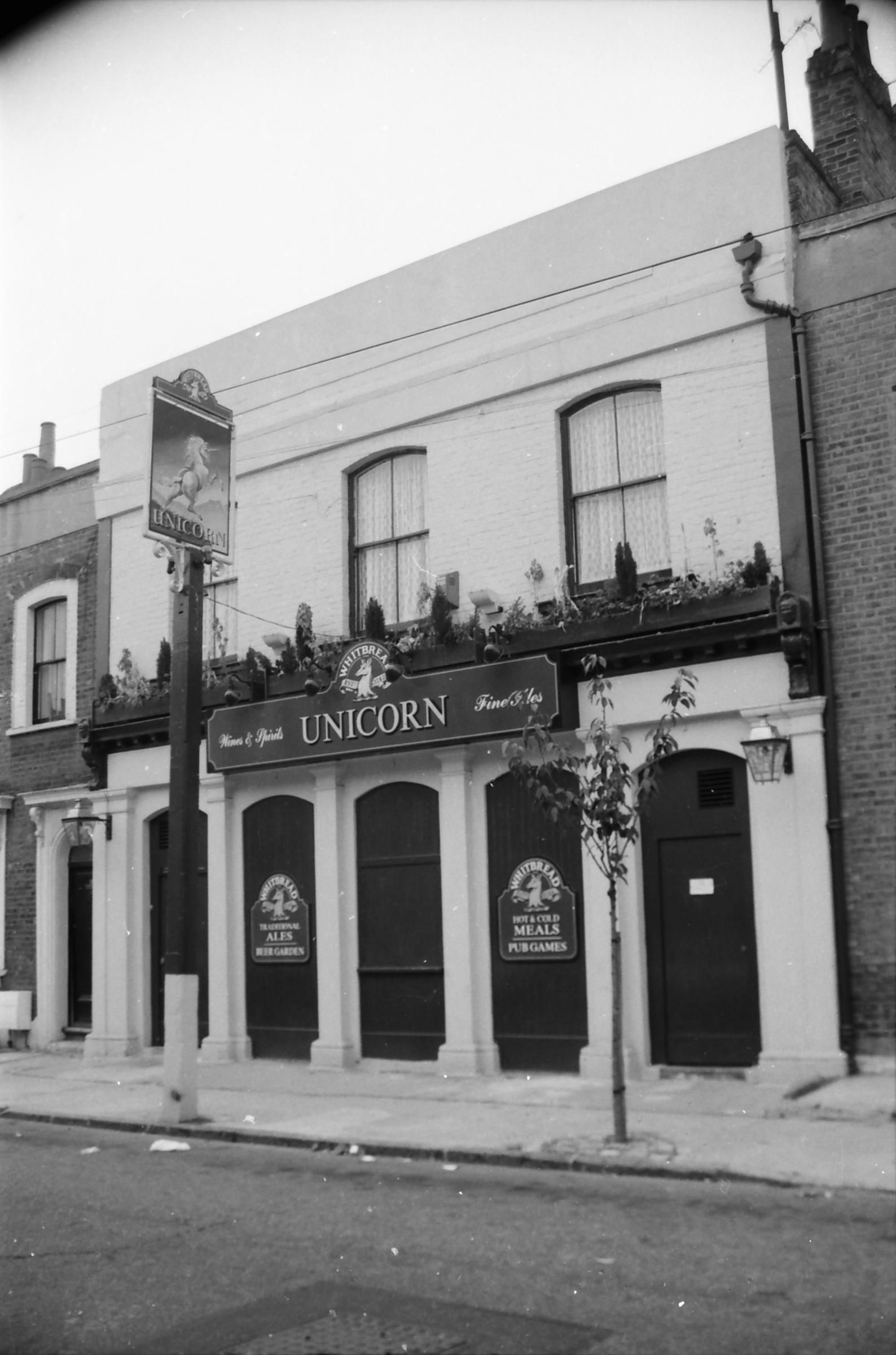 Unicorn London E3 taken in 1986. (Pub, External, Key). Published on 28-03-2018