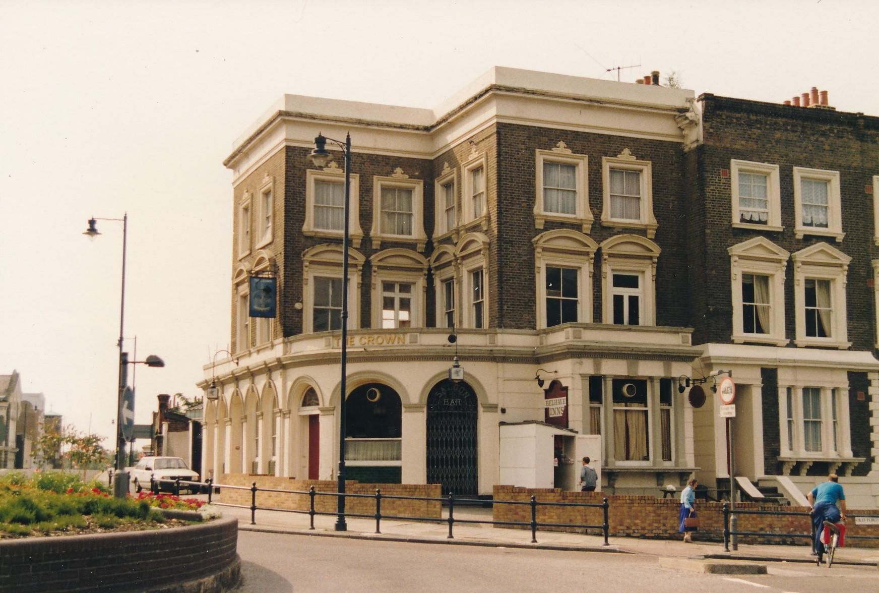Crown London E3 probably 1980's.. (Pub, External). Published on 22-04-2022