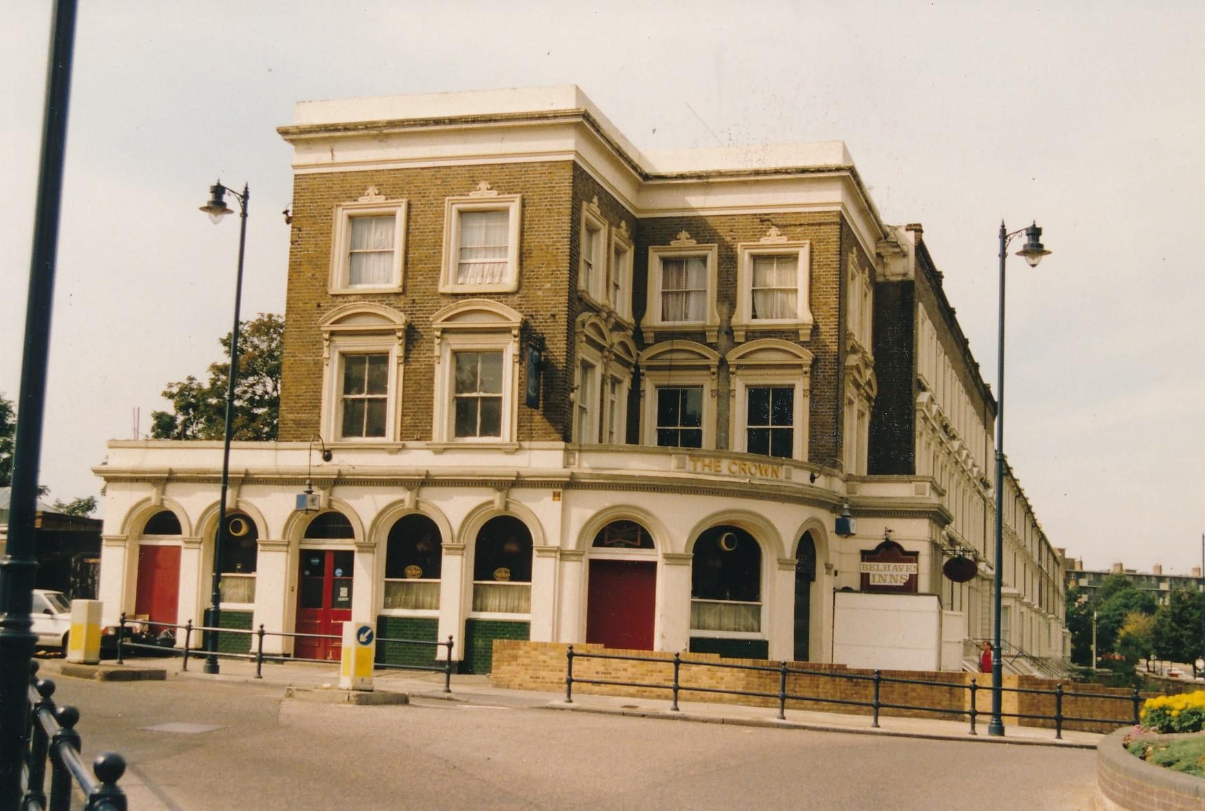 Crown London E3 probably 1980's.. (Pub, External). Published on 22-04-2022