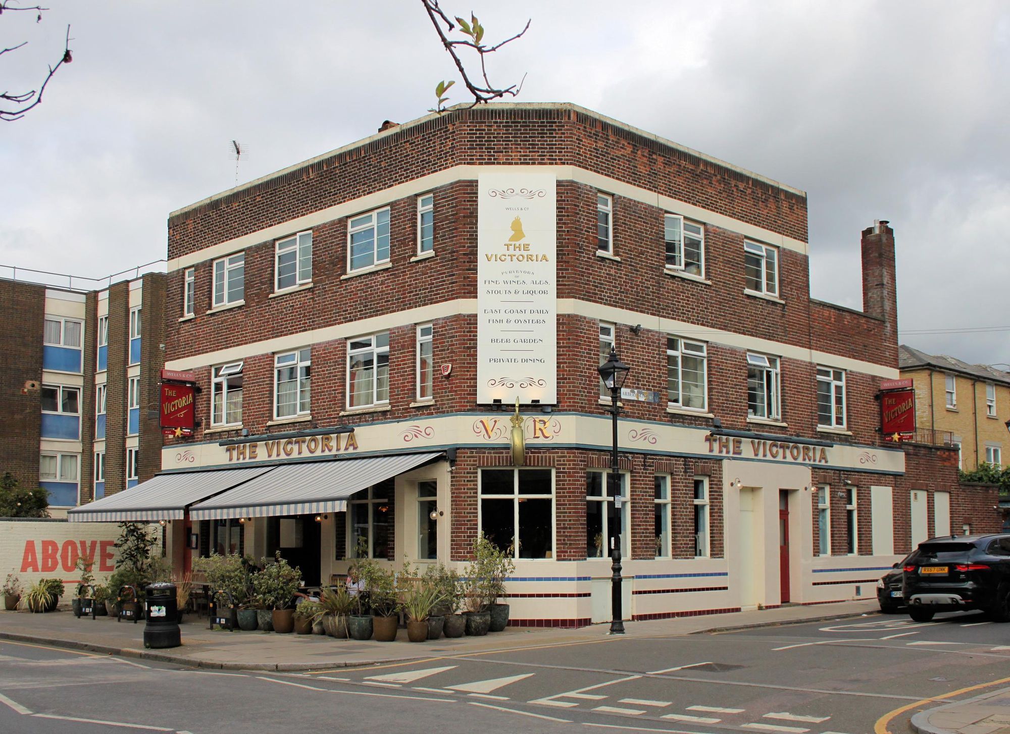 Victoria London E3 20261005. (Pub, External, Key). Published on 14-10-2026