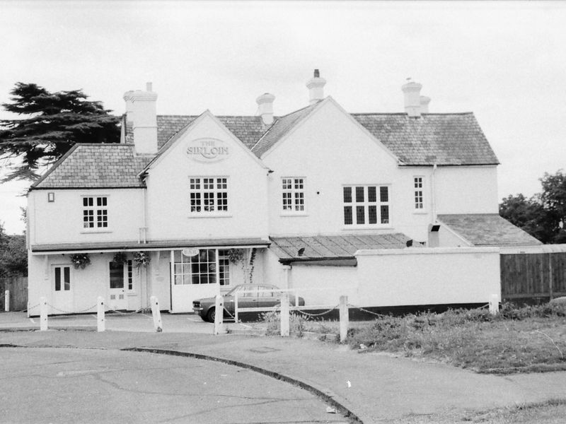 Sirloin London E4 taken 24-08-1986. (Pub, External). Published on 18-04-2018