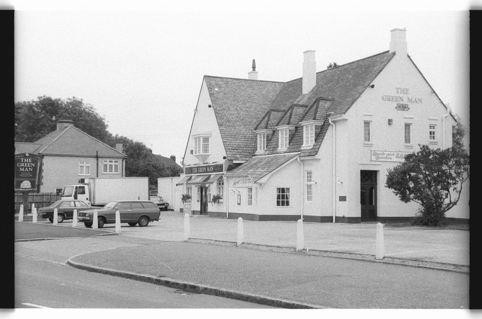 Green Man London E4 taken in 1986. (Pub, External). Published on 18-04-2018