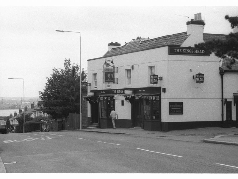 Kings Head London E4 taken in 1986. (Pub, External). Published on 18-04-2018 