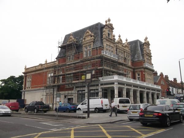 Bull & Crown London E4 . (Pub, External). Published on 21-11-2013