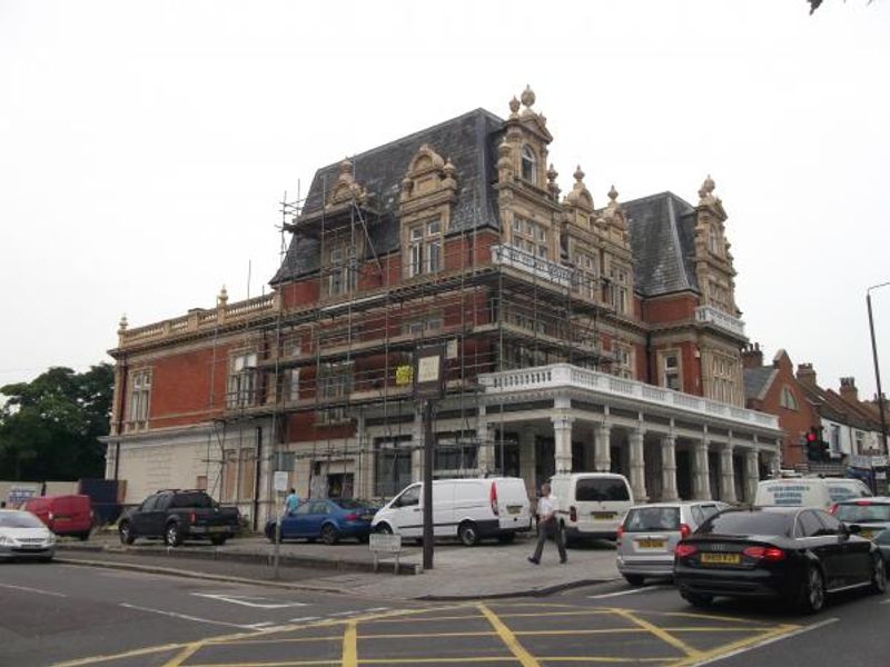 Bull & Crown London E4 . (Pub, External). Published on 21-11-2013