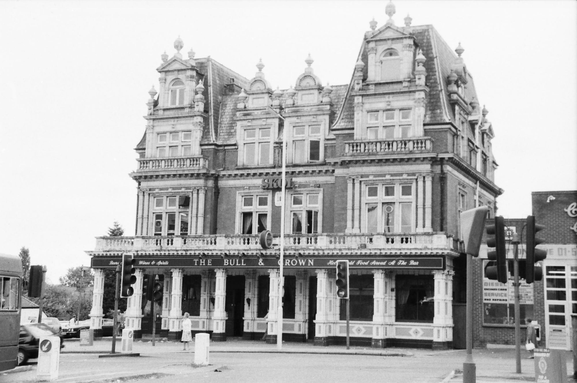 Bull & Crown London E4 taken in 1986. (Pub, External, Key). Published on 18-04-2018