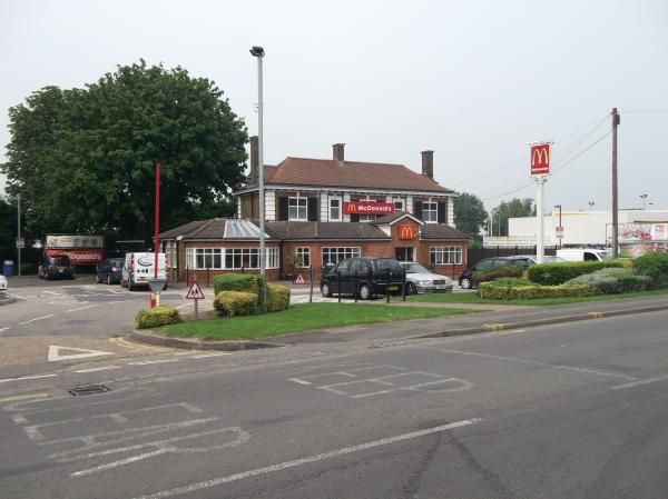 Fountain  London E4. (Pub, External, Key). Published on 21-11-2013