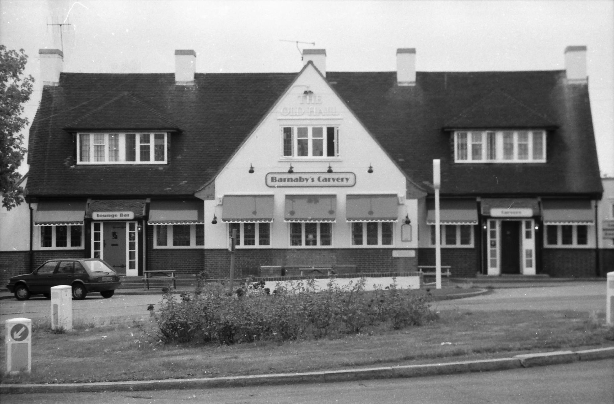 Old Hall Tavern London E4 taken in 1986.. (Pub, External). Published on 18-04-2018