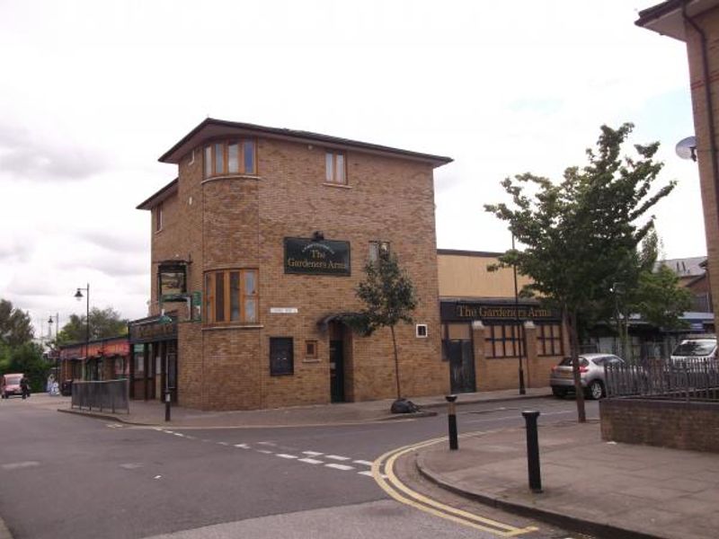 Gardeners Arms London E4 taken Aug 2012. (Pub, External, Key). Published on 21-11-2013