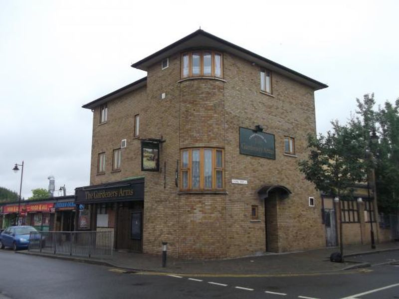 Gardeners Arms E4 taken Aug  2015. (Pub, External). Published on 01-12-2015