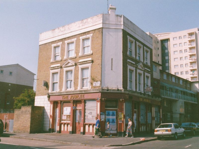 Jubilee Tavern London E5 taken in 2002.. (Pub, External). Published on 25-06-2020