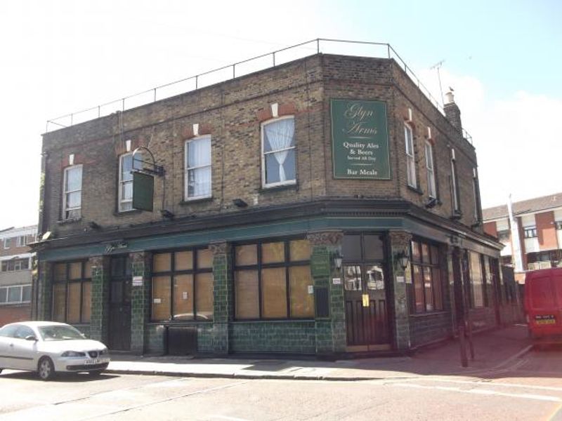 Glyn Arms London E5 taken April 2015. (Pub, External). Published on 02-05-2015