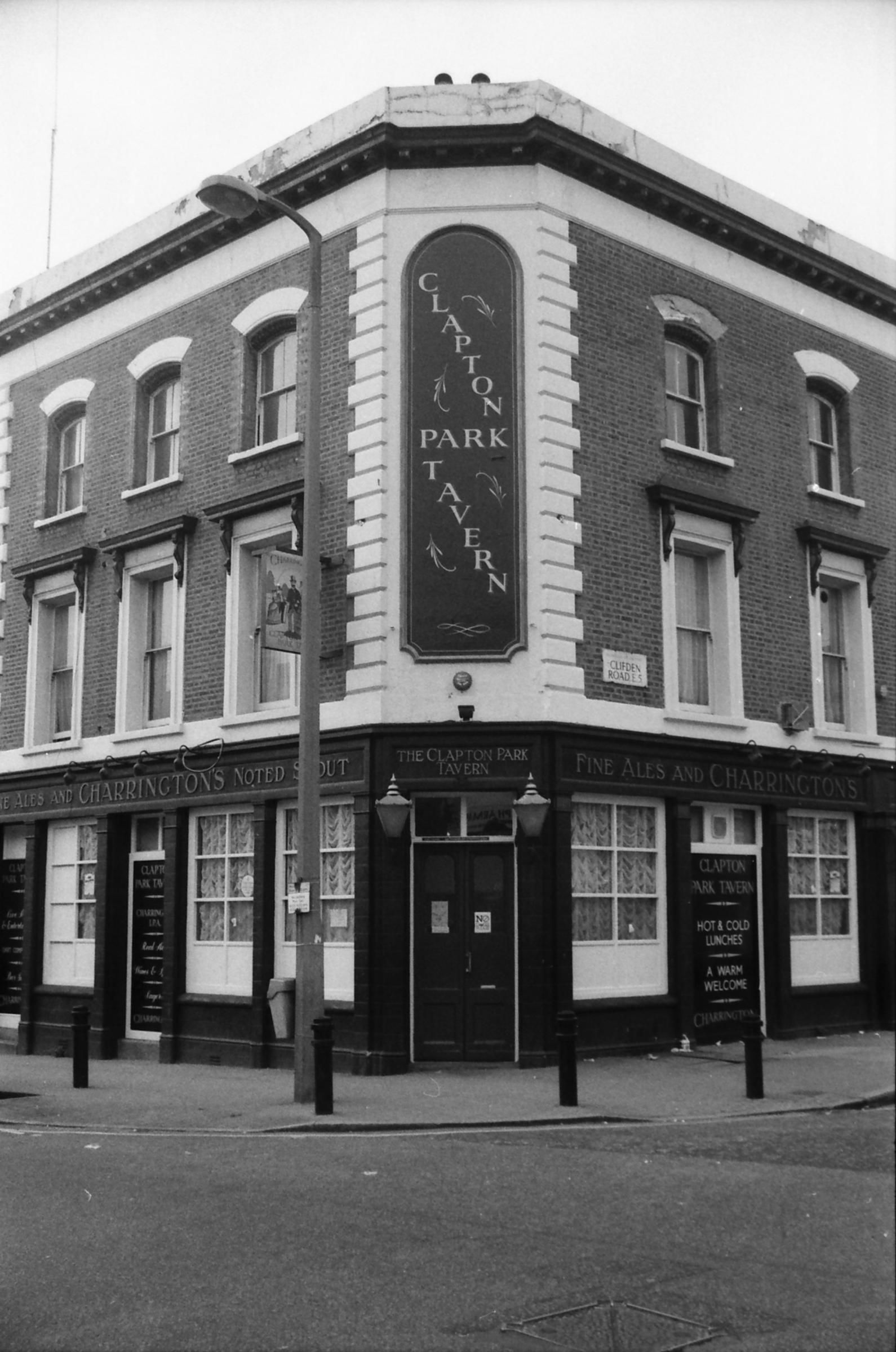 Clapton Park Tavern London E5 taken 1 April 1989. (Pub, External, Key). Published on 08-09-2018