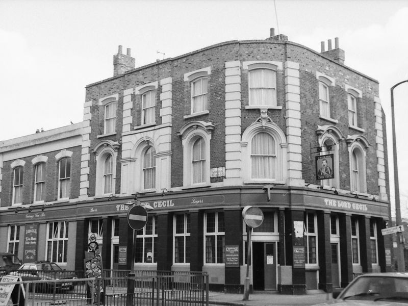 Lord Cecil London E5 taken in 1989.. (Pub, External, Key). Published on 18-04-2018