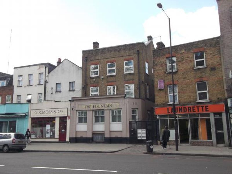 Fountain London E5 taken April 2015. (Pub, External, Key). Published on 02-05-2015