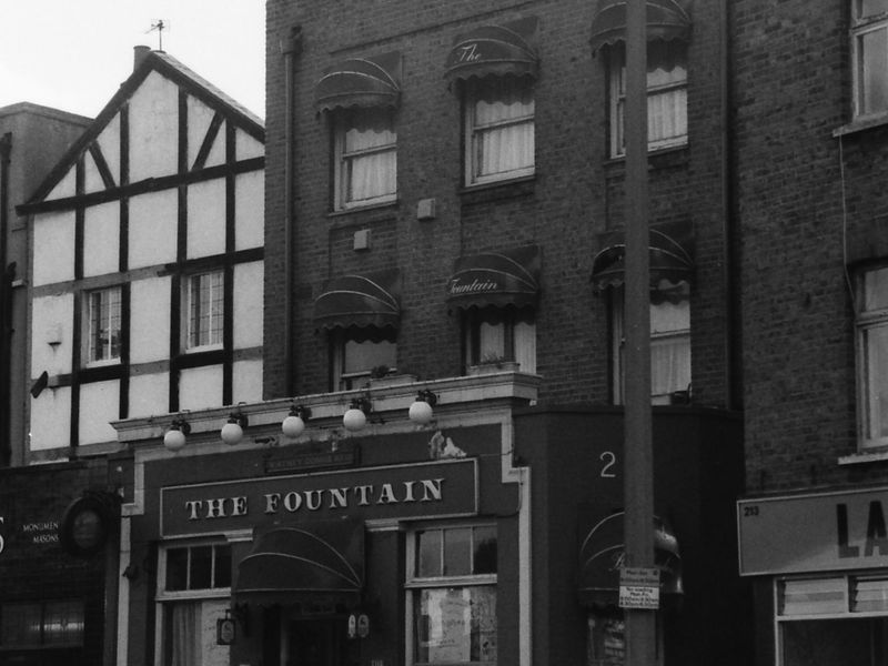 Fountain London E5 taken in 1989.. (Pub, External, Key). Published on 18-04-2018