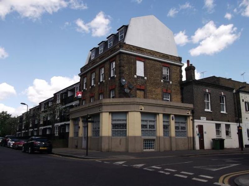Duke of Clarence London E5 taken April 2015. (Pub, External, Key). Published on 02-05-2015