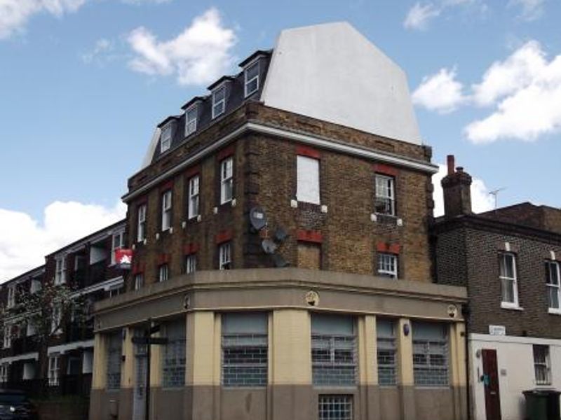 Duke of Clarence London E5 taken April 2015. (Pub, External). Published on 02-05-2015
