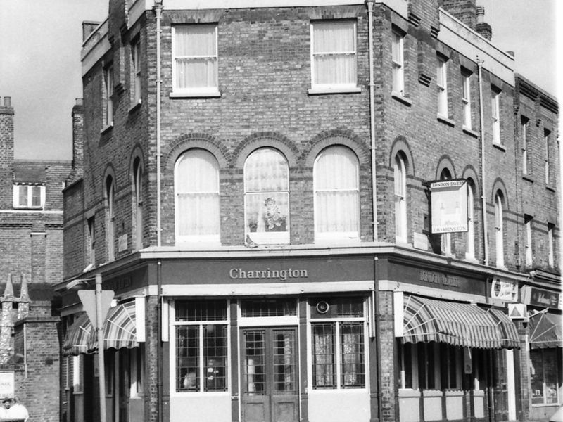 London Tavern London E5 taken in 1989.. (Pub, External). Published on 18-04-2018 