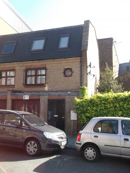 Duke of York (Site of) London E5 taken April 2015. (Pub, External). Published on 02-05-2015