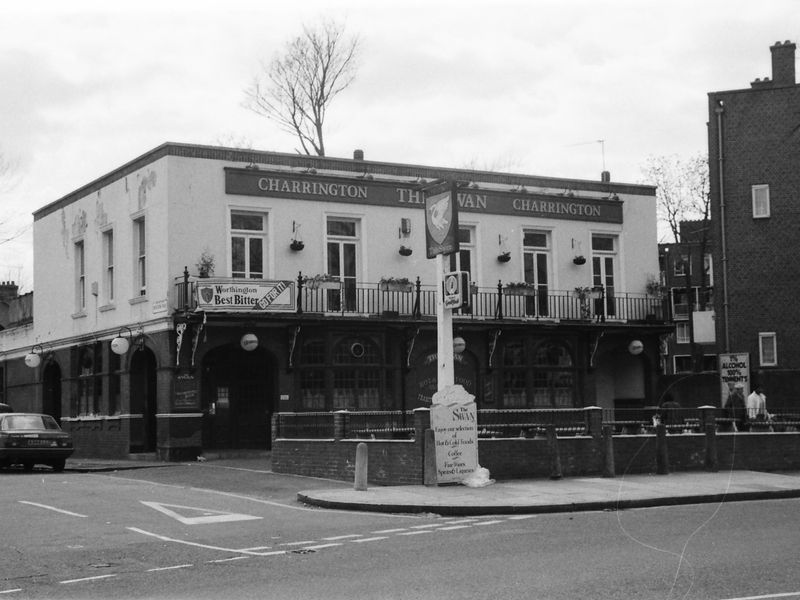 Swan London E5 taken in 1989.. (Pub, External, Key). Published on 18-04-2018
